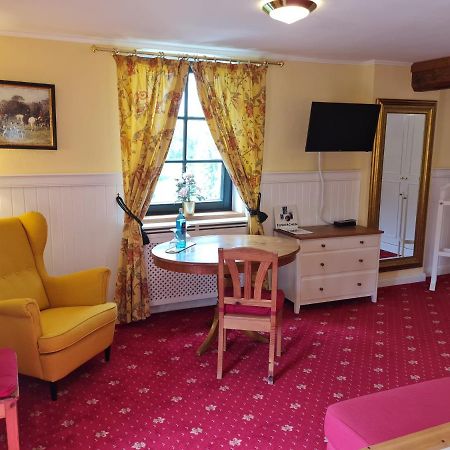 Kleeburg Hotel Ойскирхен Екстериор снимка