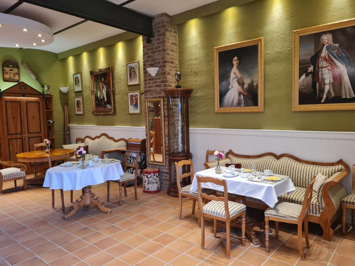 Kleeburg Hotel Ойскирхен Екстериор снимка