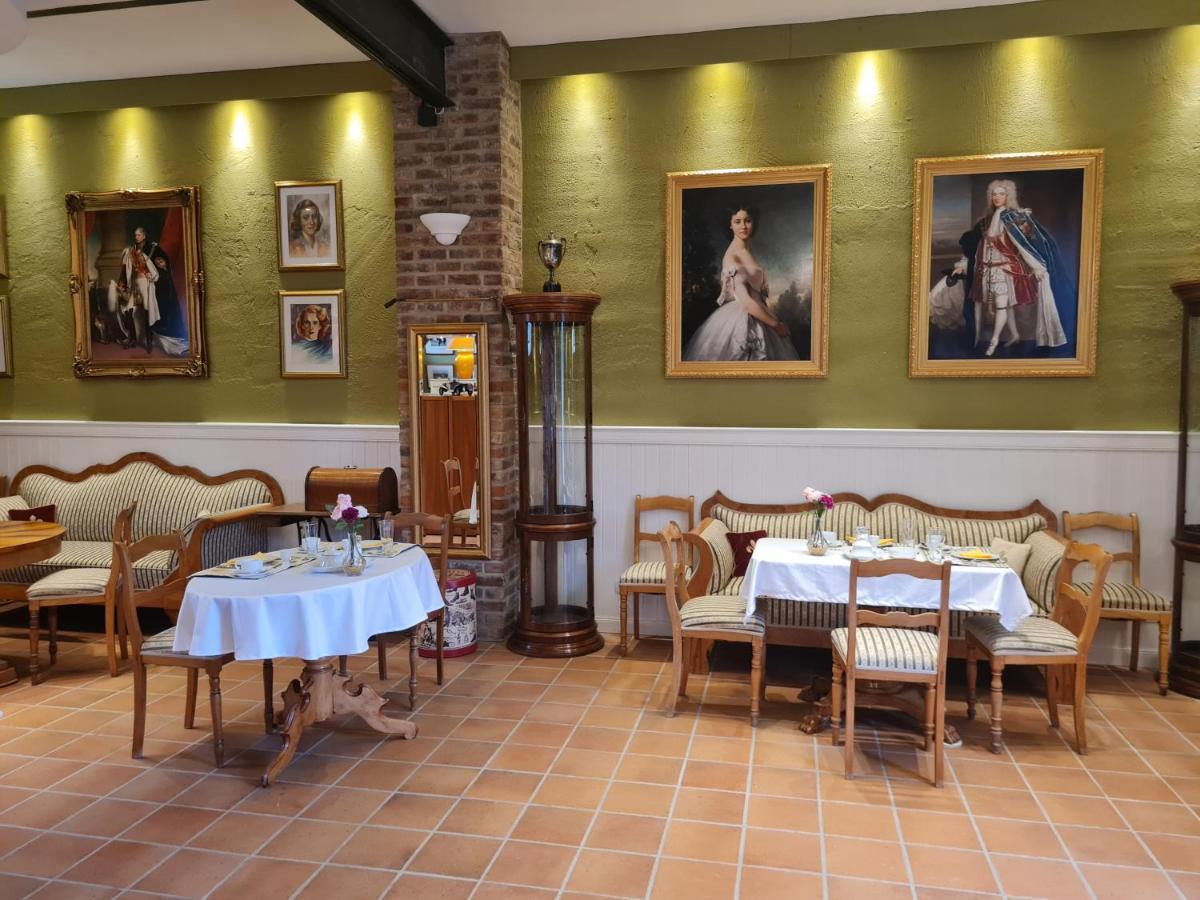 Kleeburg Hotel Ойскирхен Екстериор снимка
