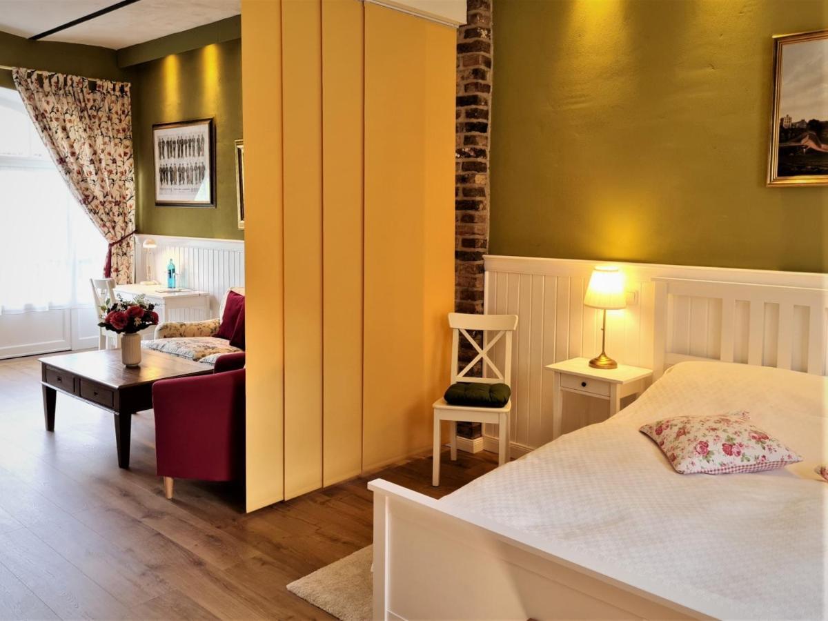 Kleeburg Hotel Ойскирхен Екстериор снимка