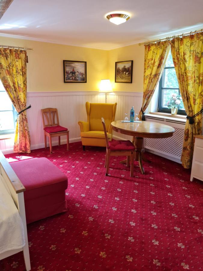 Kleeburg Hotel Ойскирхен Екстериор снимка