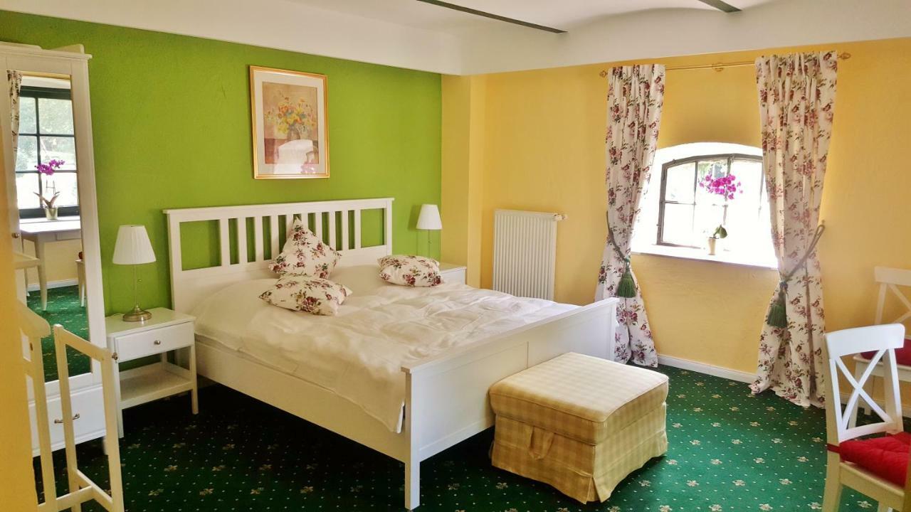 Kleeburg Hotel Ойскирхен Екстериор снимка