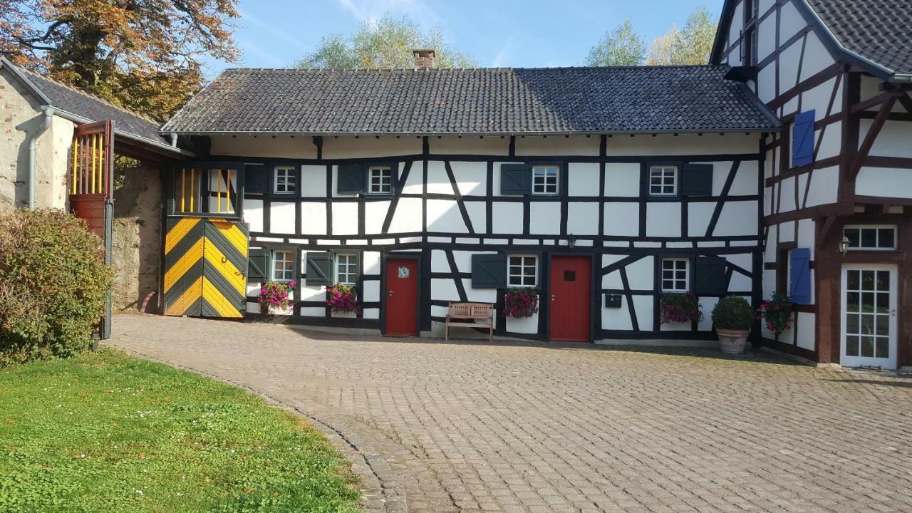 Kleeburg Hotel Ойскирхен Екстериор снимка